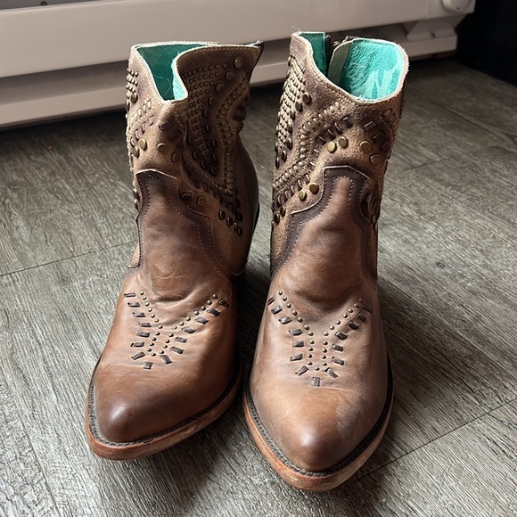 Corral Handcrafted Ankle Booties - Picture 4 of 10